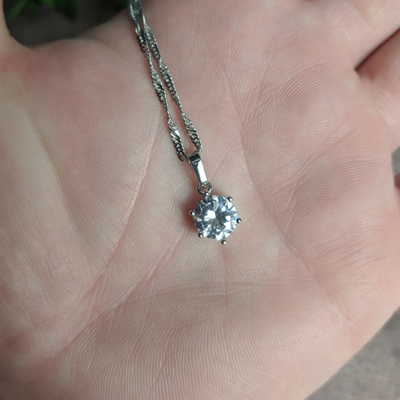 Boutique | Crystal Diamond Pendant - Picture 4 of 5